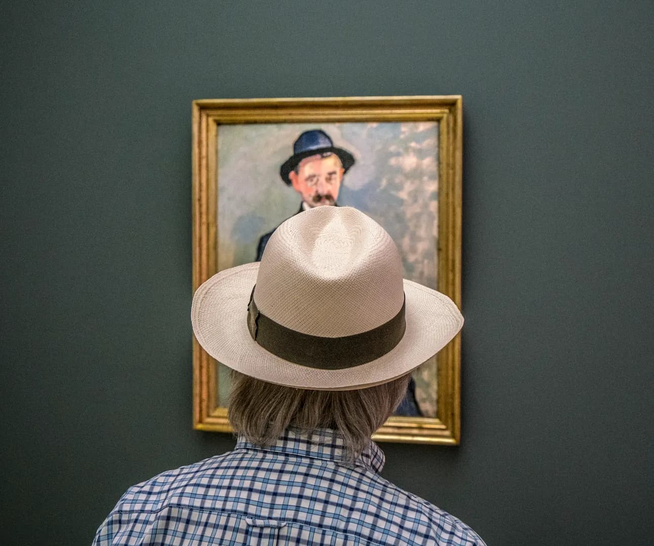 La peinture abîmée.