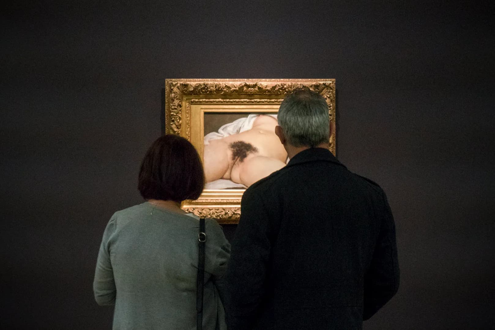 La peinture abîmée.