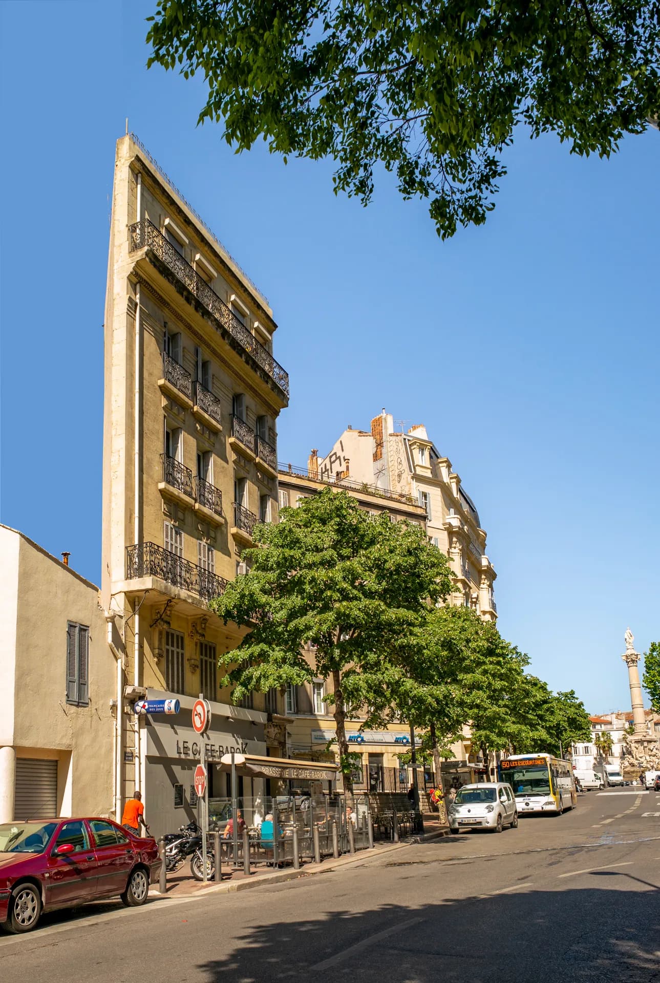 Marseille aux volets clos