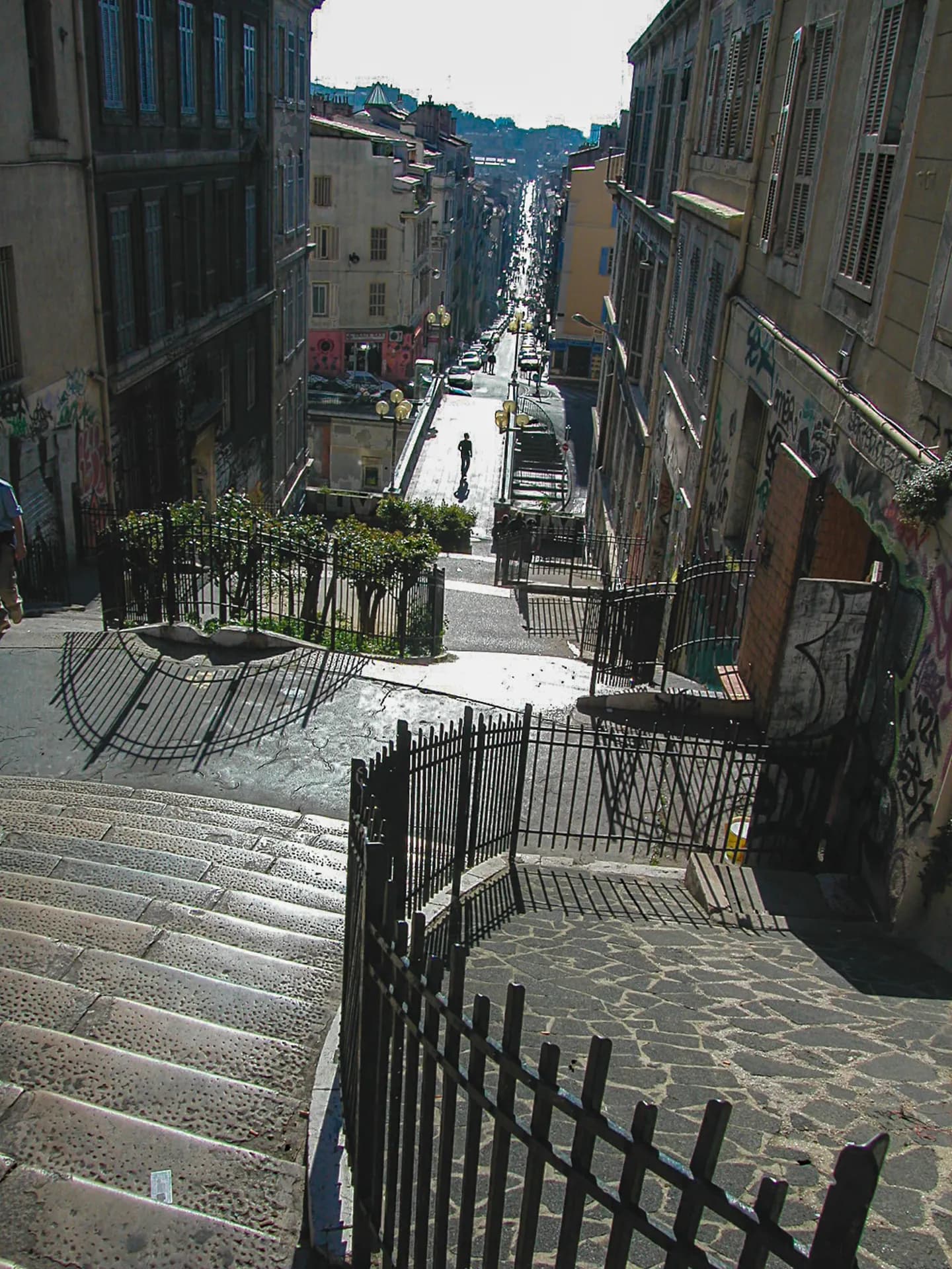 Marseille aux volets clos