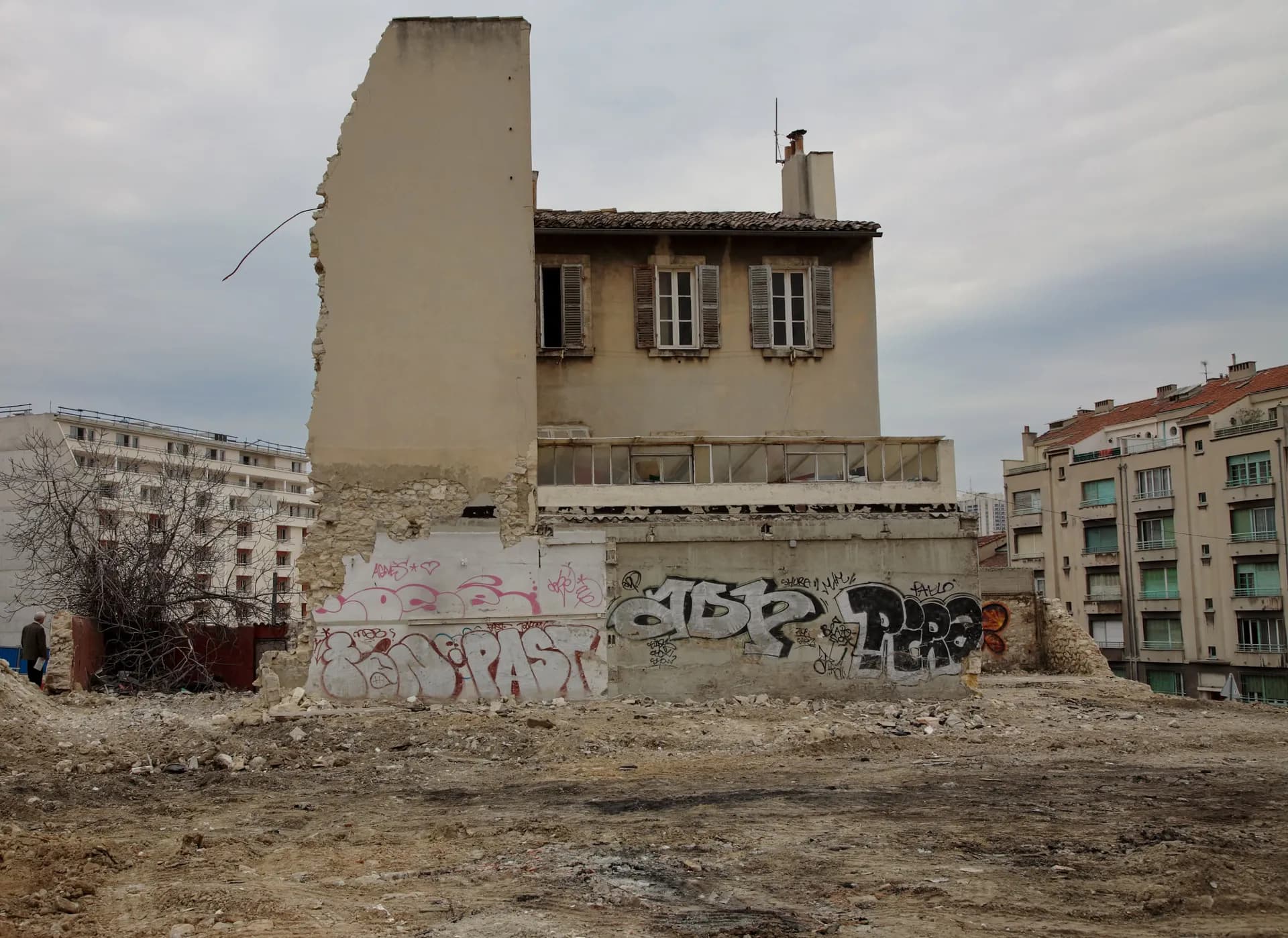 Marseille aux volets clos
